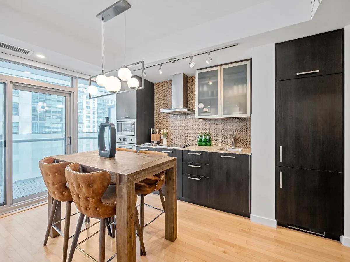 Stylish 1Br Condo - Cn Tower View, Entertainment District-Downtown Toronto 0*,