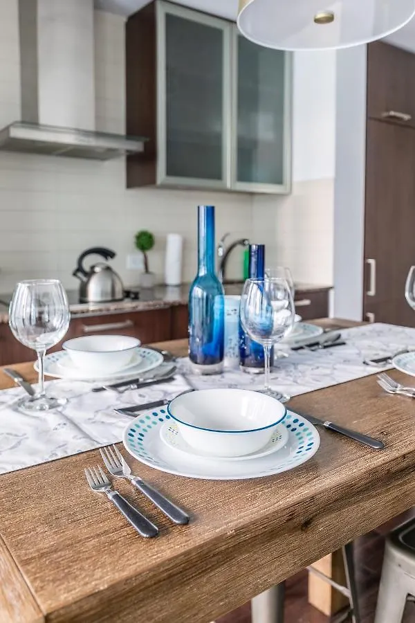 Stylish 1Br Condo - Cn Tower View, Entertainment District-Downtown Toronto 0*,  Canada