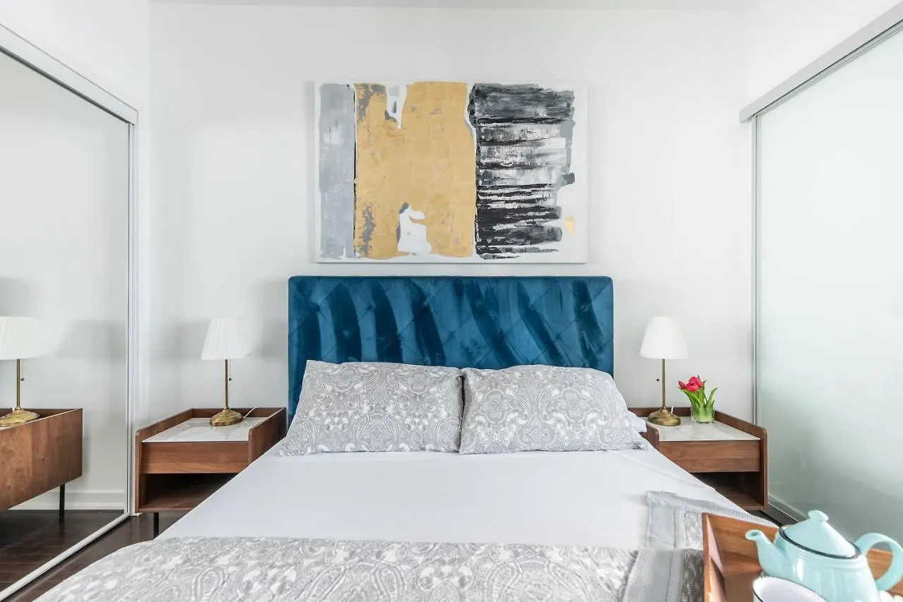 Stylish 1Br Condo - Cn Tower View, Entertainment District-Downtown Toronto 0*,  Canada
