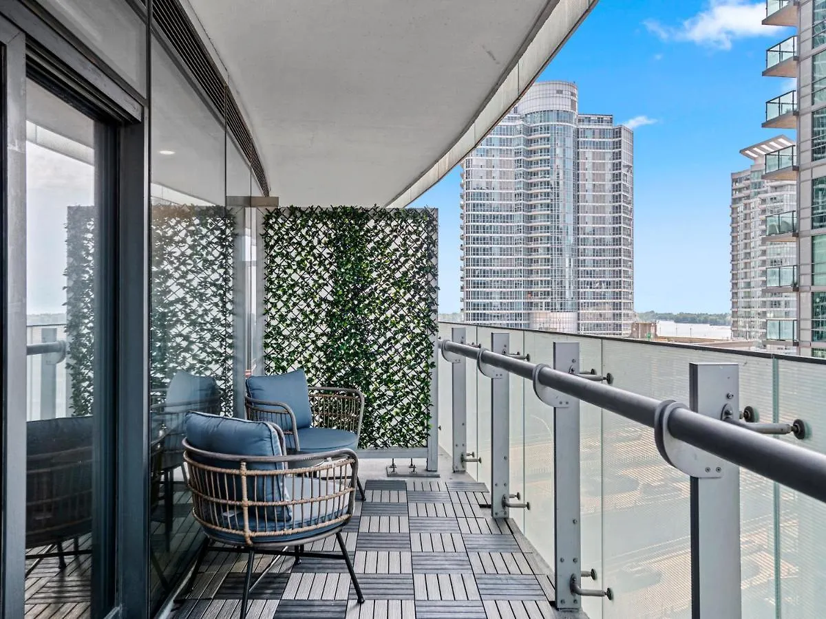 Stylish 1Br Condo - Cn Tower View, Entertainment District-Downtown Toronto