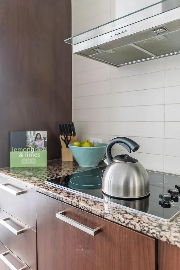 Stylish 1Br Condo - Cn Tower View, Entertainment District-Downtown Toronto